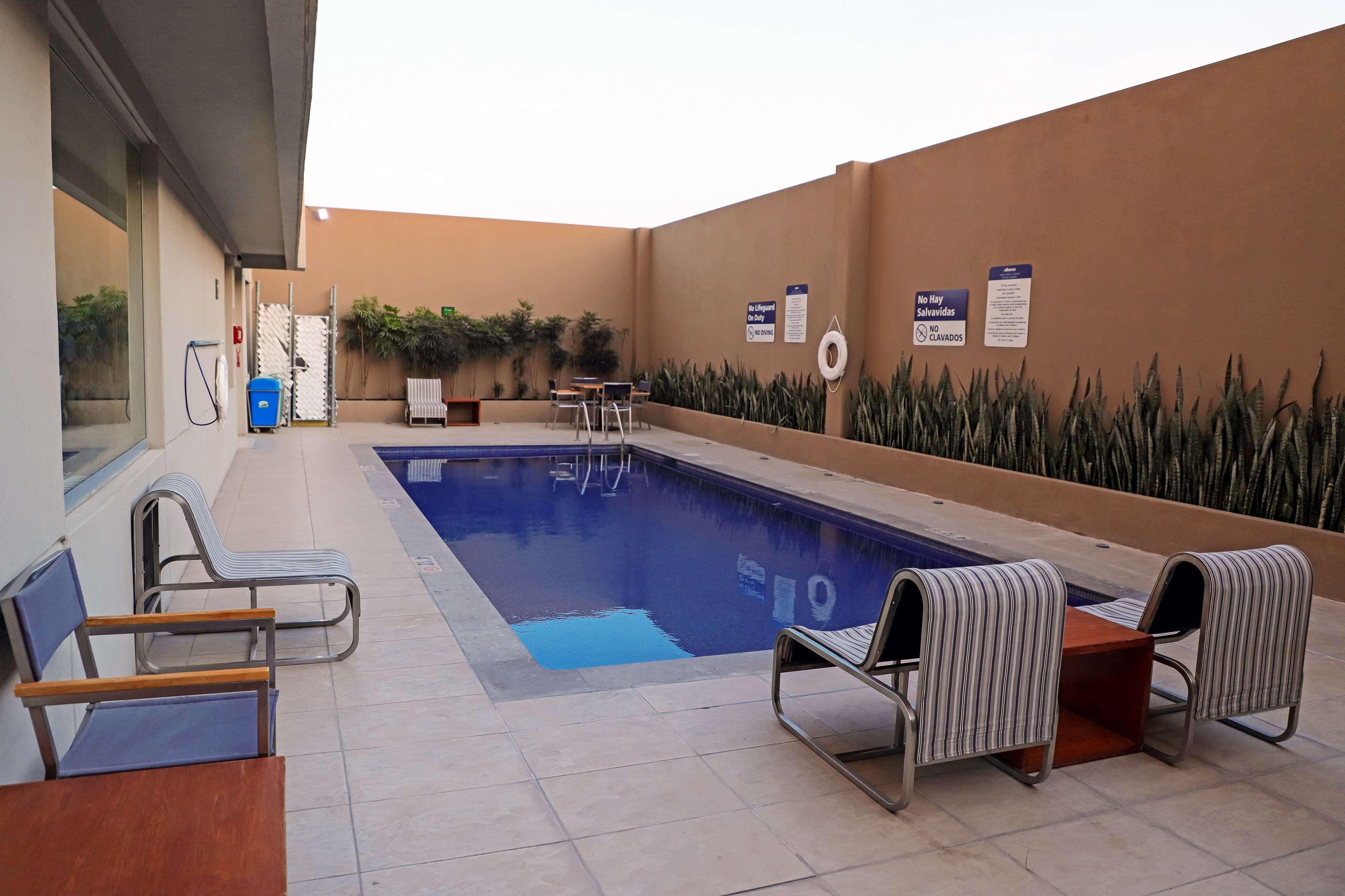 Hampton Inn By Hilton Irapuato Exterior photo