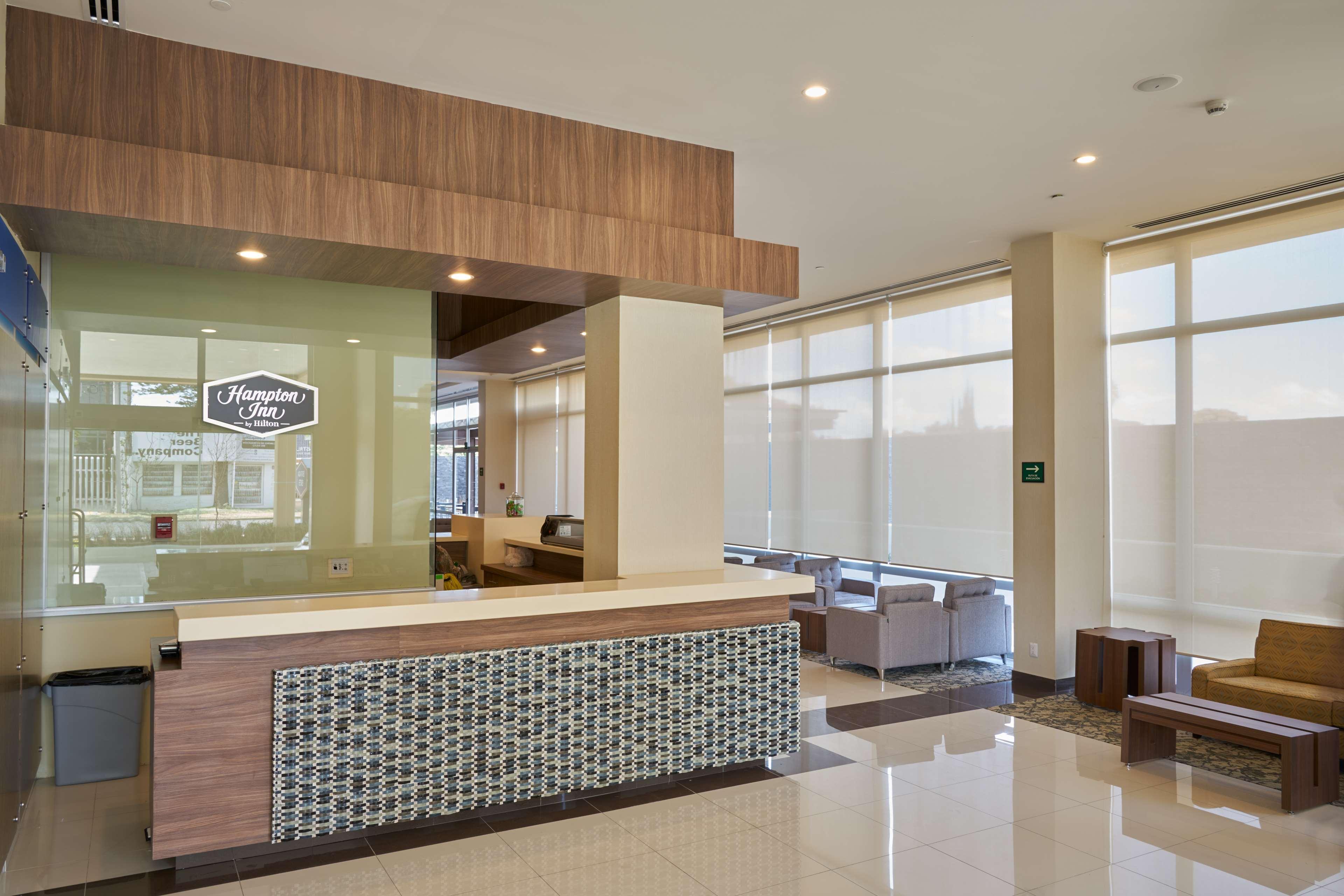 Hampton Inn By Hilton Irapuato Exterior photo